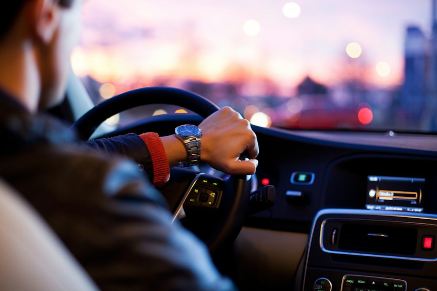 Comment choisir le meilleur traceur GPS pour votre véhicule au Maroc